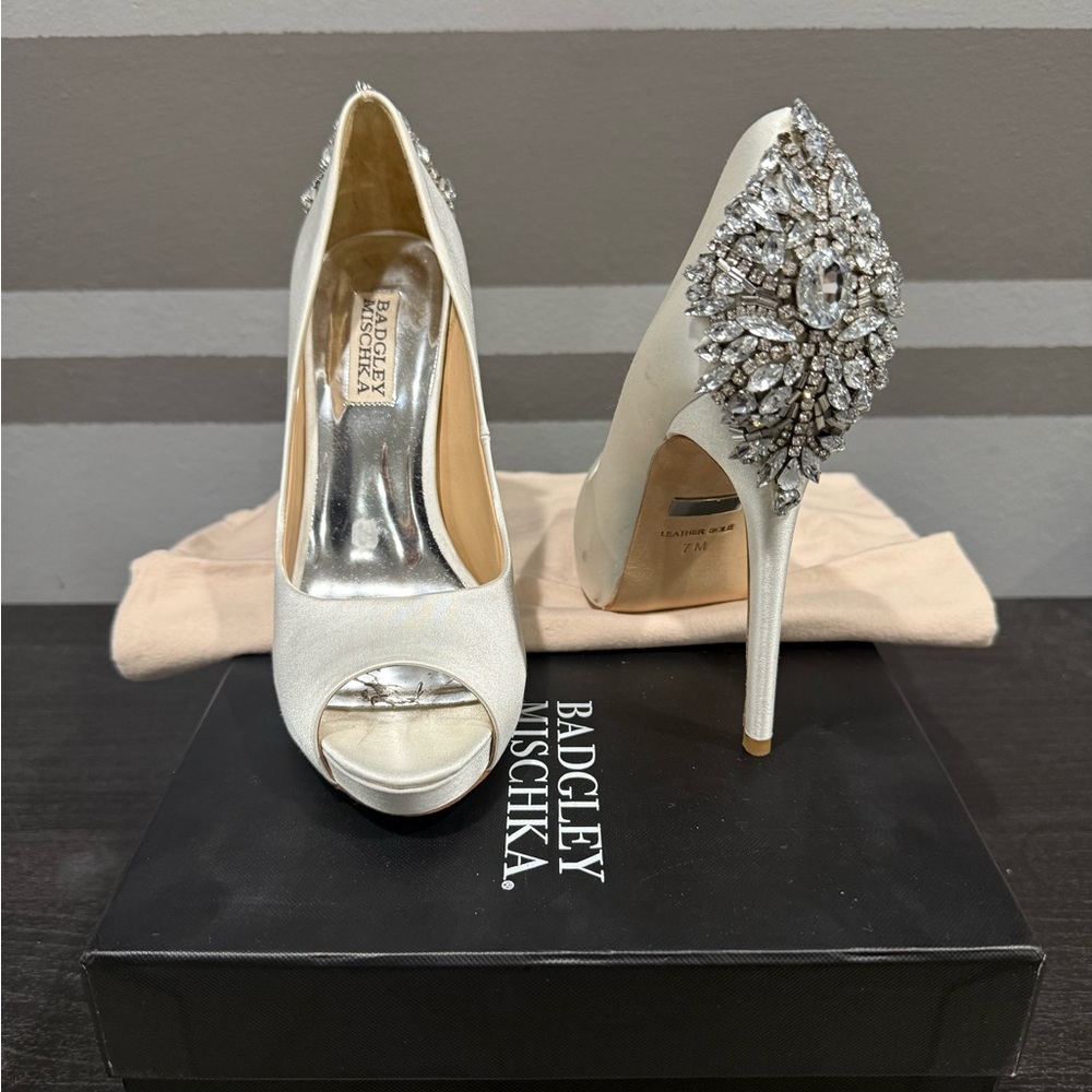 Badgley Mischka Kiara Pump